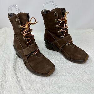 Timberland Wedge Boots- Size 6.5